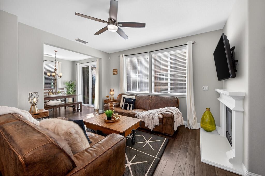 Detail Gallery Image 12 of 60 For 390 Caravaggio Cir, Sacramento,  CA 95835 - 3 Beds | 2/1 Baths