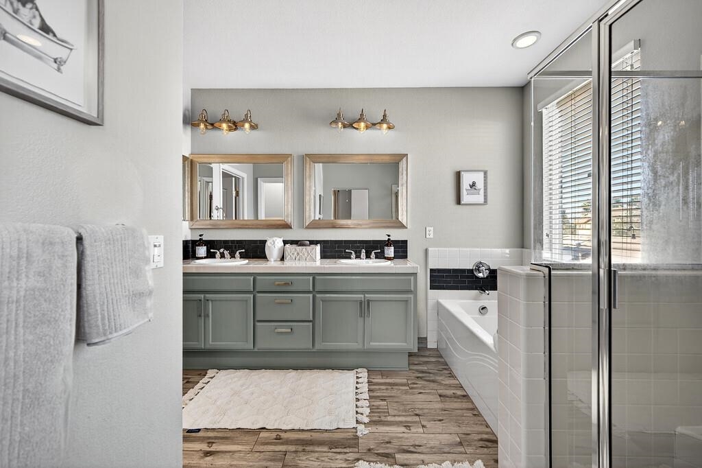 Detail Gallery Image 40 of 60 For 390 Caravaggio Cir, Sacramento,  CA 95835 - 3 Beds | 2/1 Baths