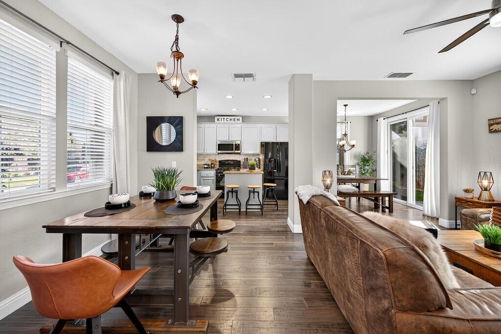 Detail Gallery Image 7 of 60 For 390 Caravaggio Cir, Sacramento,  CA 95835 - 3 Beds | 2/1 Baths