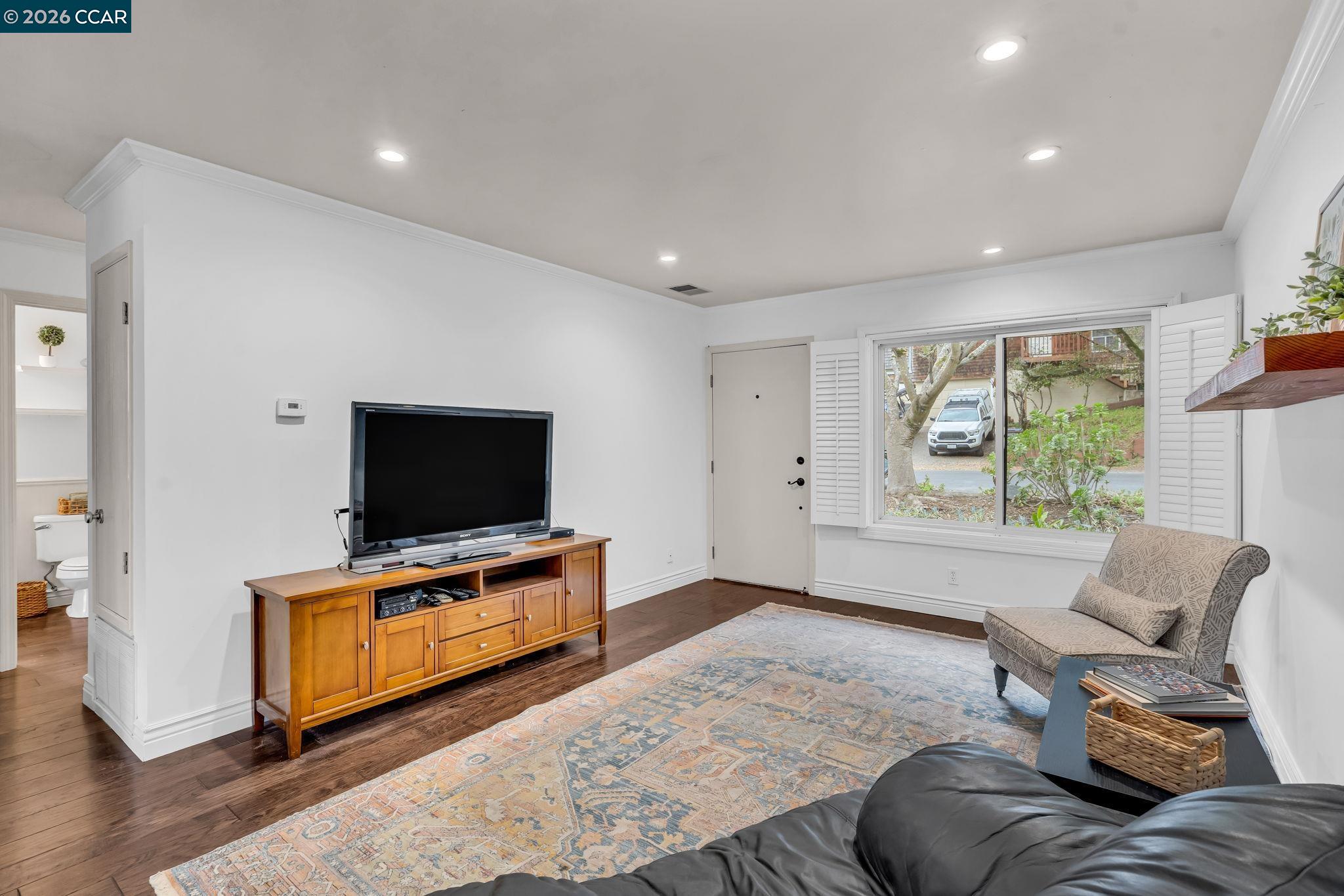 Detail Gallery Image 6 of 28 For 338 Olema Rd, Fairfax,  CA 94930 - 2 Beds | 1 Baths