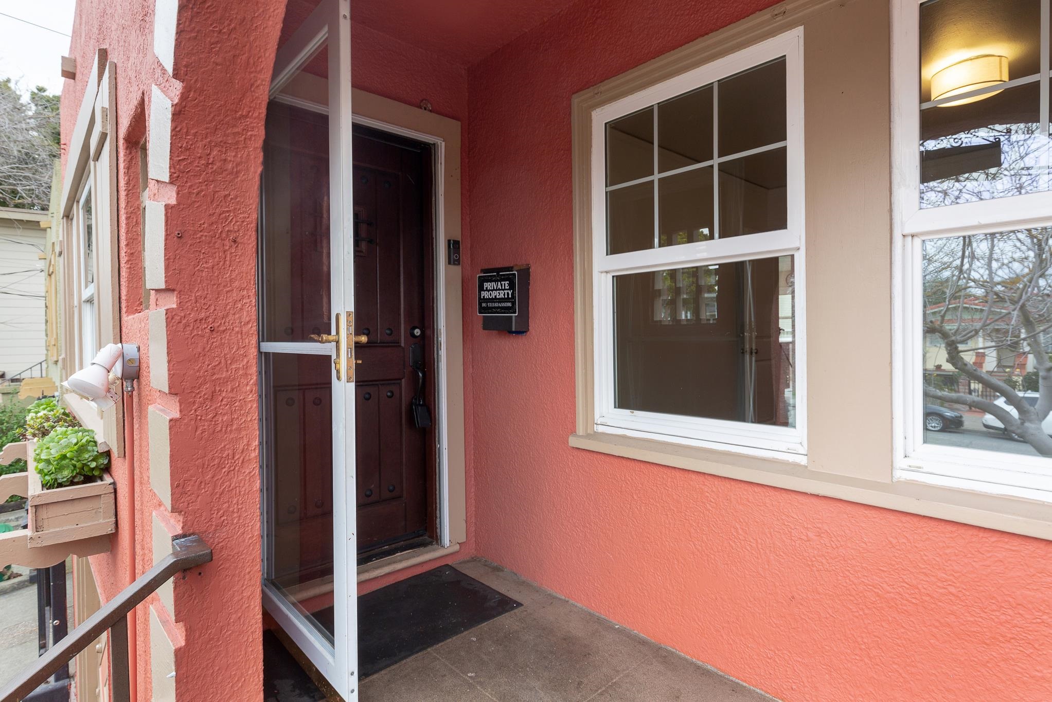 Detail Gallery Image 3 of 37 For 1128 Delaware St, Berkeley,  CA 94702 - 2 Beds | 1 Baths