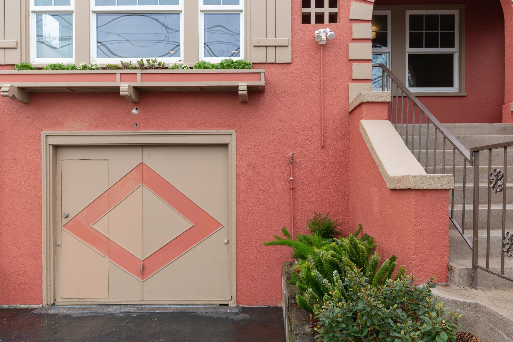 Detail Gallery Image 30 of 37 For 1128 Delaware St, Berkeley,  CA 94702 - 2 Beds | 1 Baths