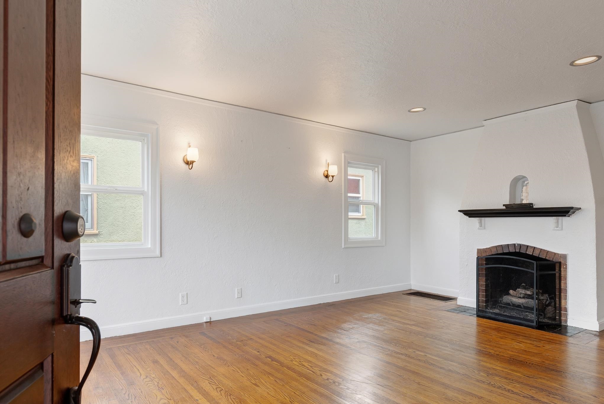 Detail Gallery Image 4 of 37 For 1128 Delaware St, Berkeley,  CA 94702 - 2 Beds | 1 Baths