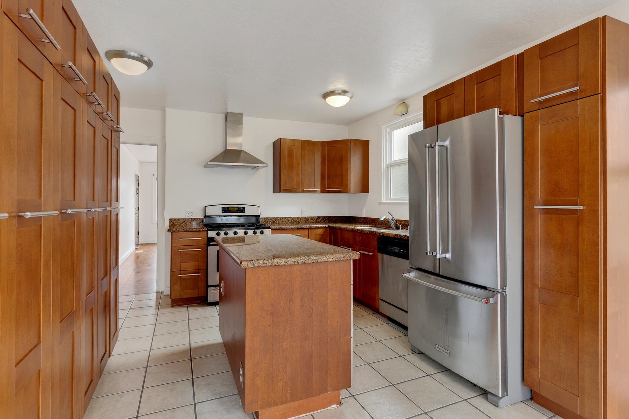 Detail Gallery Image 10 of 37 For 1128 Delaware St, Berkeley,  CA 94702 - 2 Beds | 1 Baths