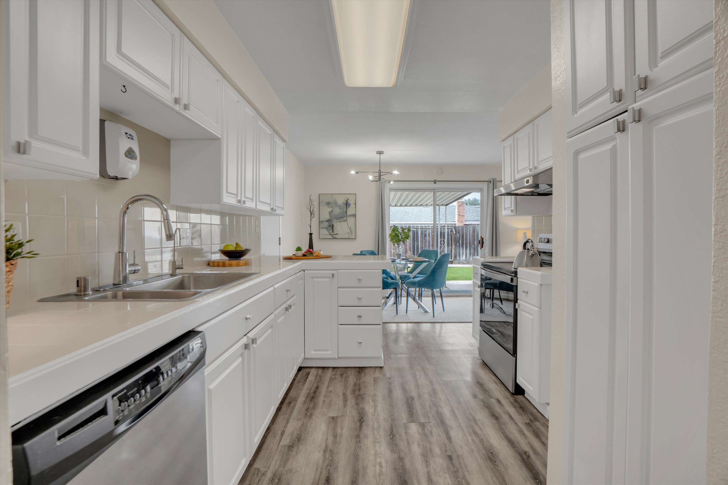 Detail Gallery Image 6 of 33 For 628 Nightingale St, Livermore,  CA 94551 - 4 Beds | 2 Baths