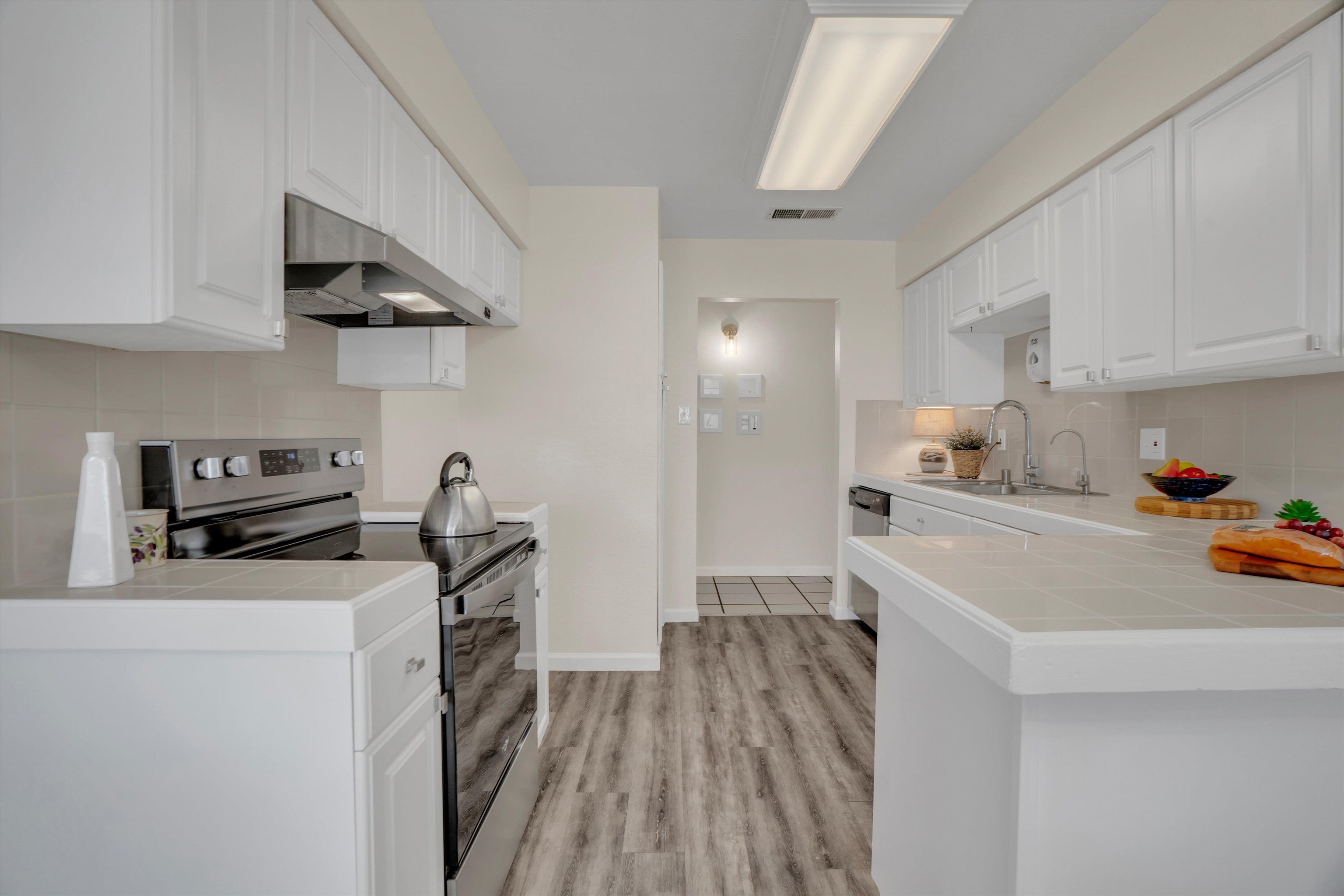 Detail Gallery Image 7 of 33 For 628 Nightingale St, Livermore,  CA 94551 - 4 Beds | 2 Baths