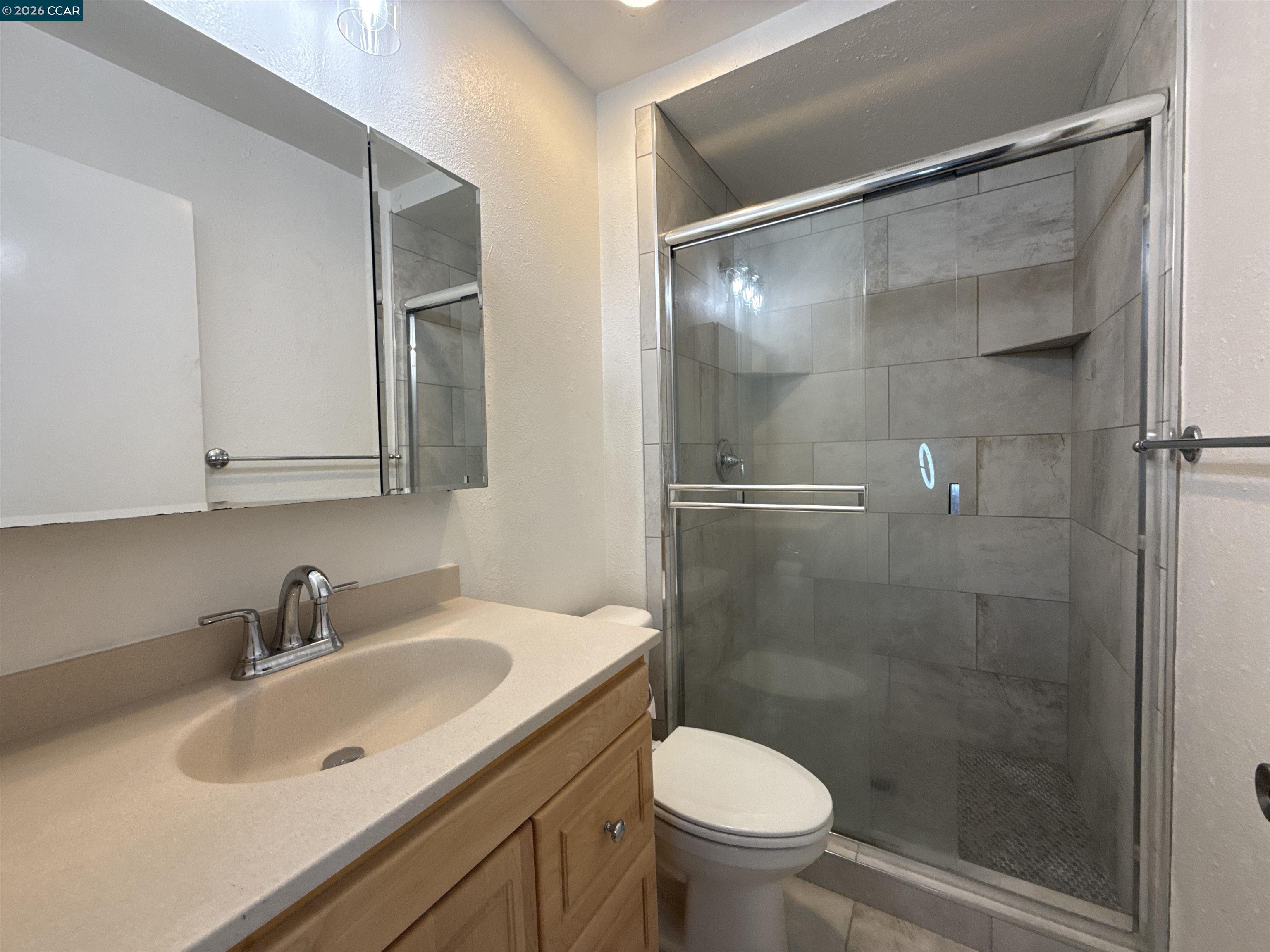 Detail Gallery Image 11 of 19 For 5303 Grasswood Cir, Concord,  CA 94521 - 2 Beds | 2 Baths