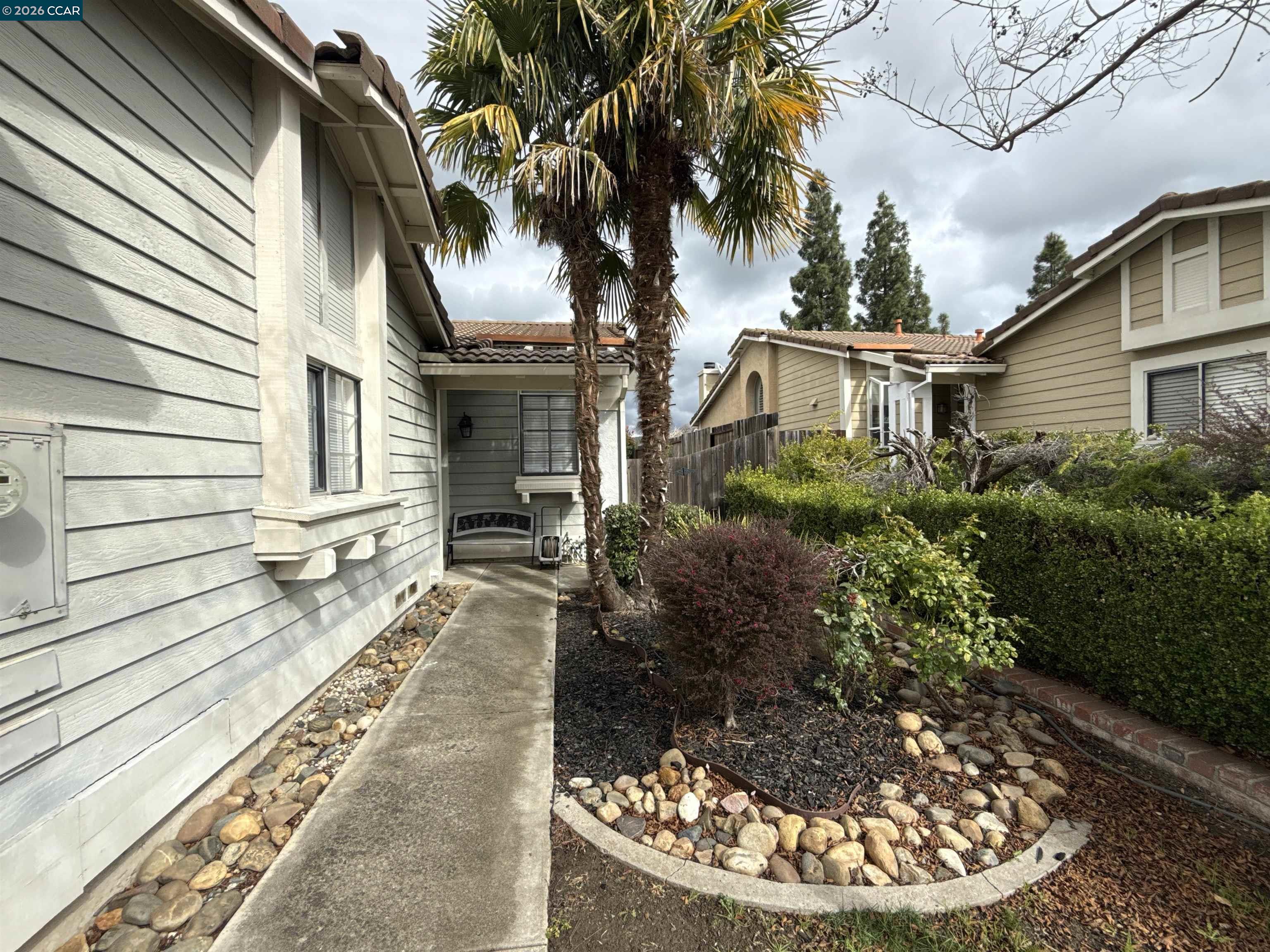 Detail Gallery Image 3 of 19 For 5303 Grasswood Cir, Concord,  CA 94521 - 2 Beds | 2 Baths