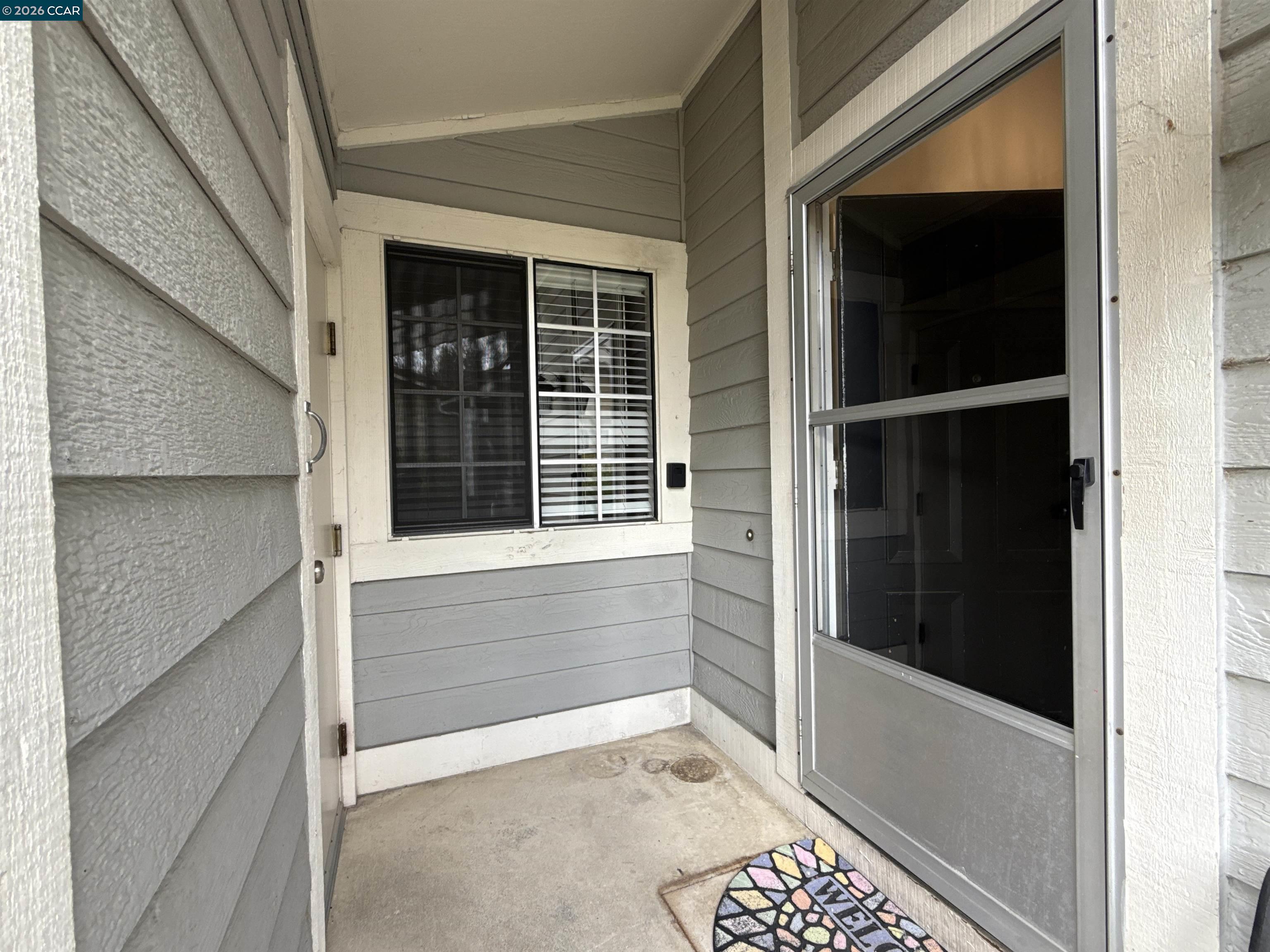 Detail Gallery Image 4 of 19 For 5303 Grasswood Cir, Concord,  CA 94521 - 2 Beds | 2 Baths