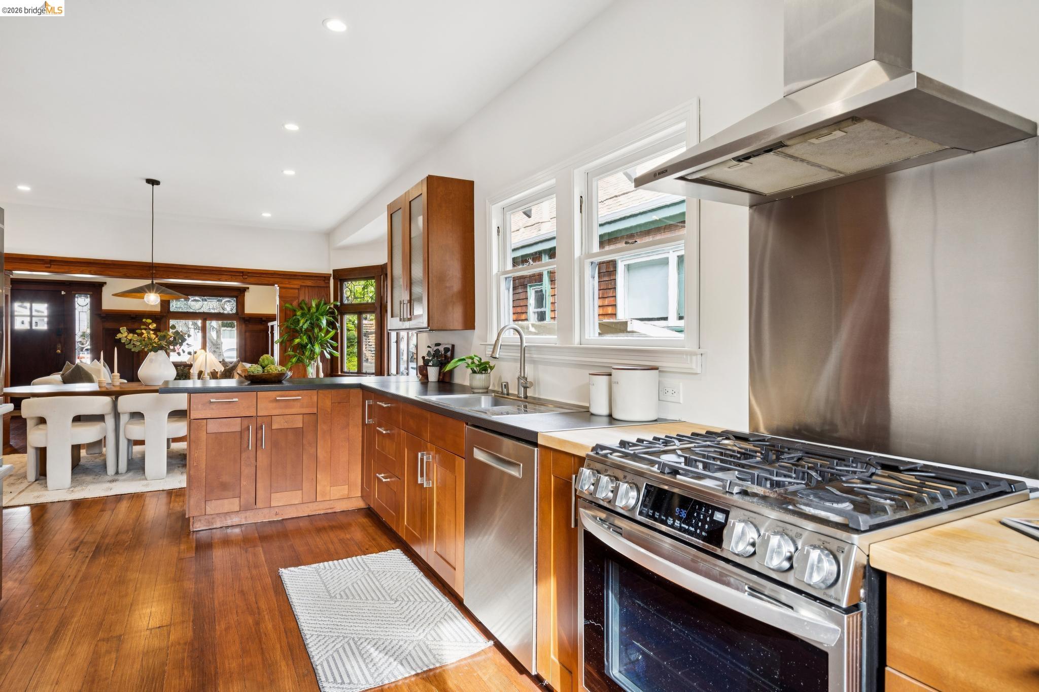 Detail Gallery Image 17 of 52 For 5360 Boyd Avenue, Oakland,  CA 94618-1112 - 3 Beds | 2 Baths