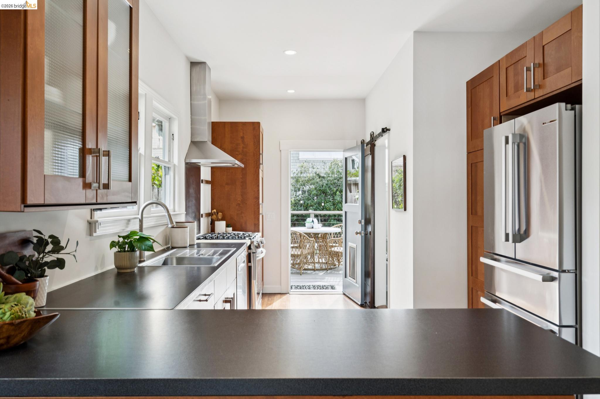 Detail Gallery Image 20 of 52 For 5360 Boyd Avenue, Oakland,  CA 94618-1112 - 3 Beds | 2 Baths