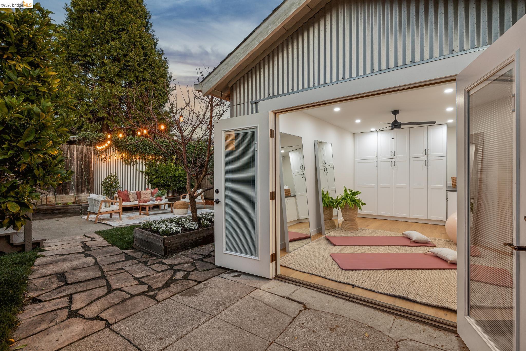 Detail Gallery Image 39 of 52 For 5360 Boyd Avenue, Oakland,  CA 94618-1112 - 3 Beds | 2 Baths