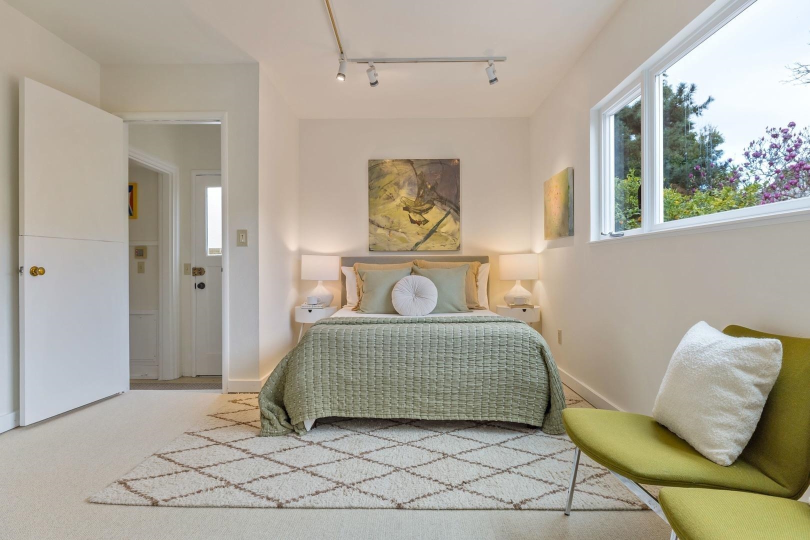 Detail Gallery Image 16 of 24 For 2123 Oregon St, Berkeley,  CA 94705 - 3 Beds | 1/1 Baths