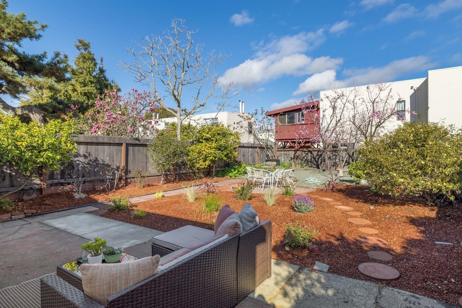 Detail Gallery Image 20 of 24 For 2123 Oregon St, Berkeley,  CA 94705 - 3 Beds | 1/1 Baths