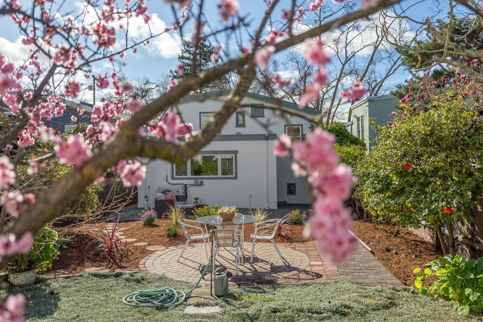 Detail Gallery Image 22 of 24 For 2123 Oregon St, Berkeley,  CA 94705 - 3 Beds | 1/1 Baths