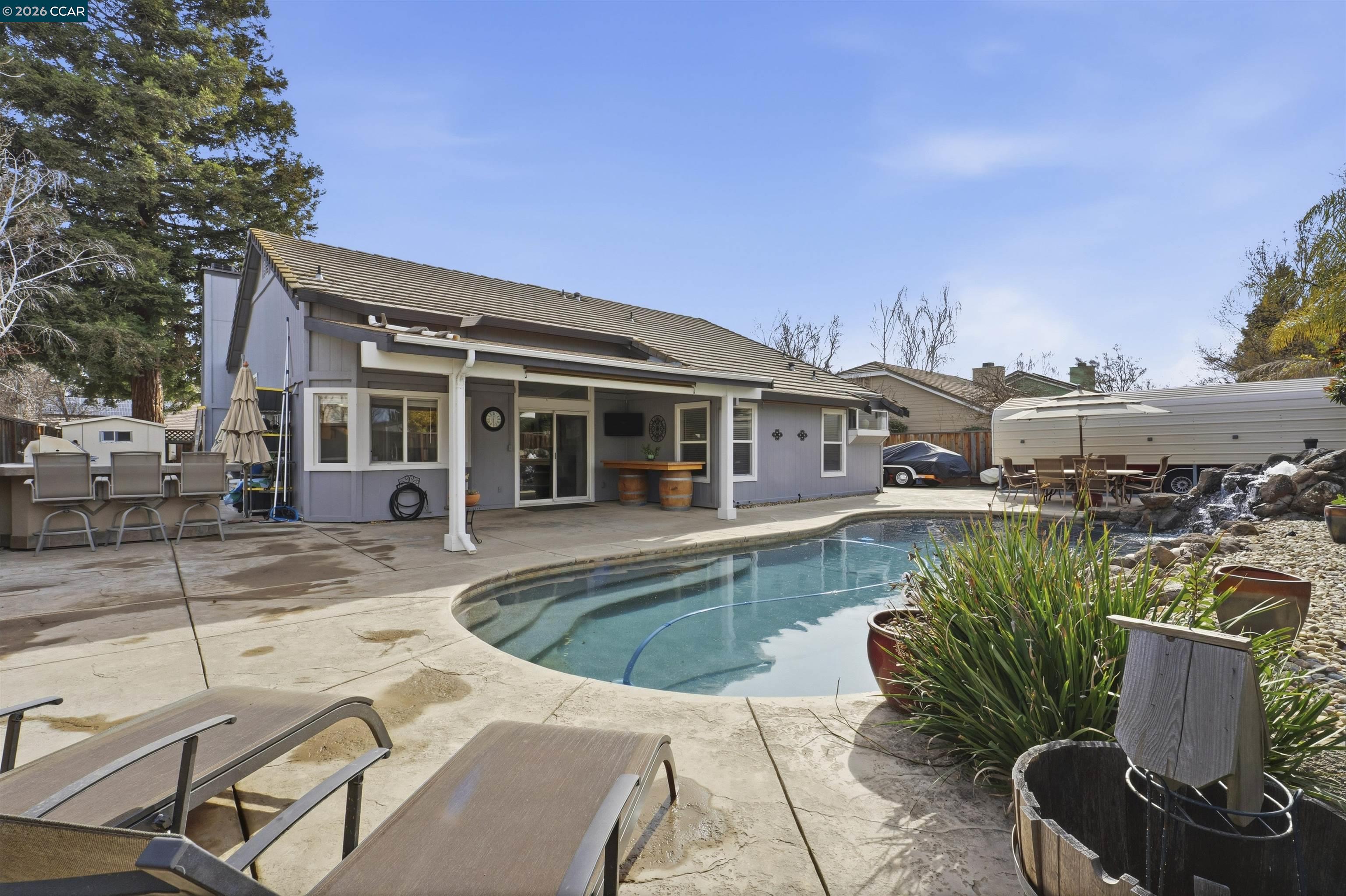 Detail Gallery Image 4 of 41 For 973 Jessica Dr, Livermore,  CA 94550 - 4 Beds | 2 Baths