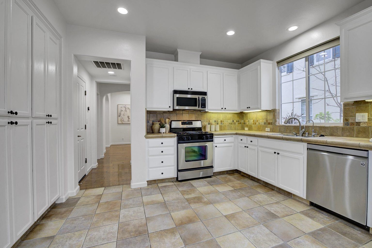 Detail Gallery Image 13 of 54 For 9827 Belladonna Dr, San Ramon,  CA 94582 - 3 Beds | 2/1 Baths