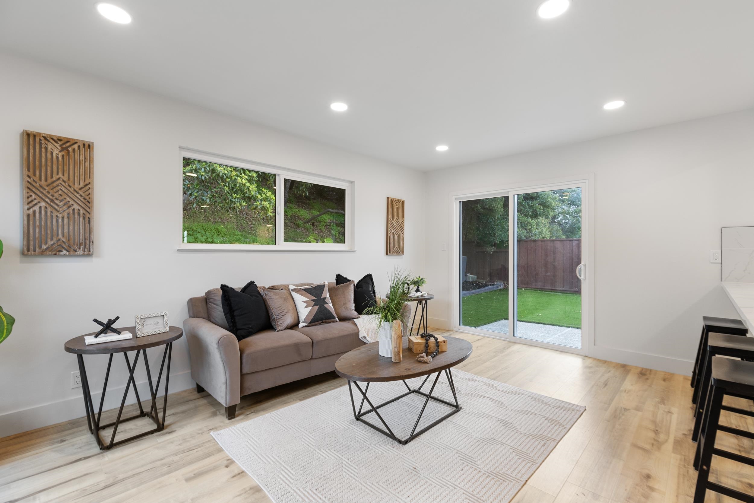 Detail Gallery Image 22 of 41 For 4072 Oak Hill Rd, Oakland,  CA 94605 - 3 Beds | 2 Baths