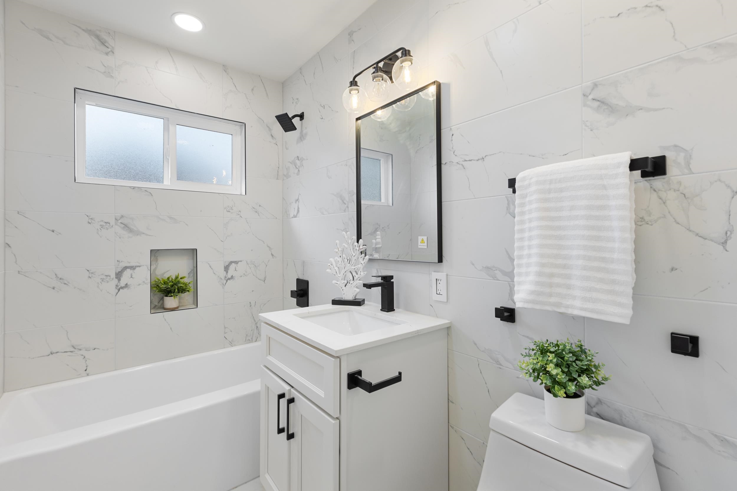 Detail Gallery Image 33 of 41 For 4072 Oak Hill Rd, Oakland,  CA 94605 - 3 Beds | 2 Baths