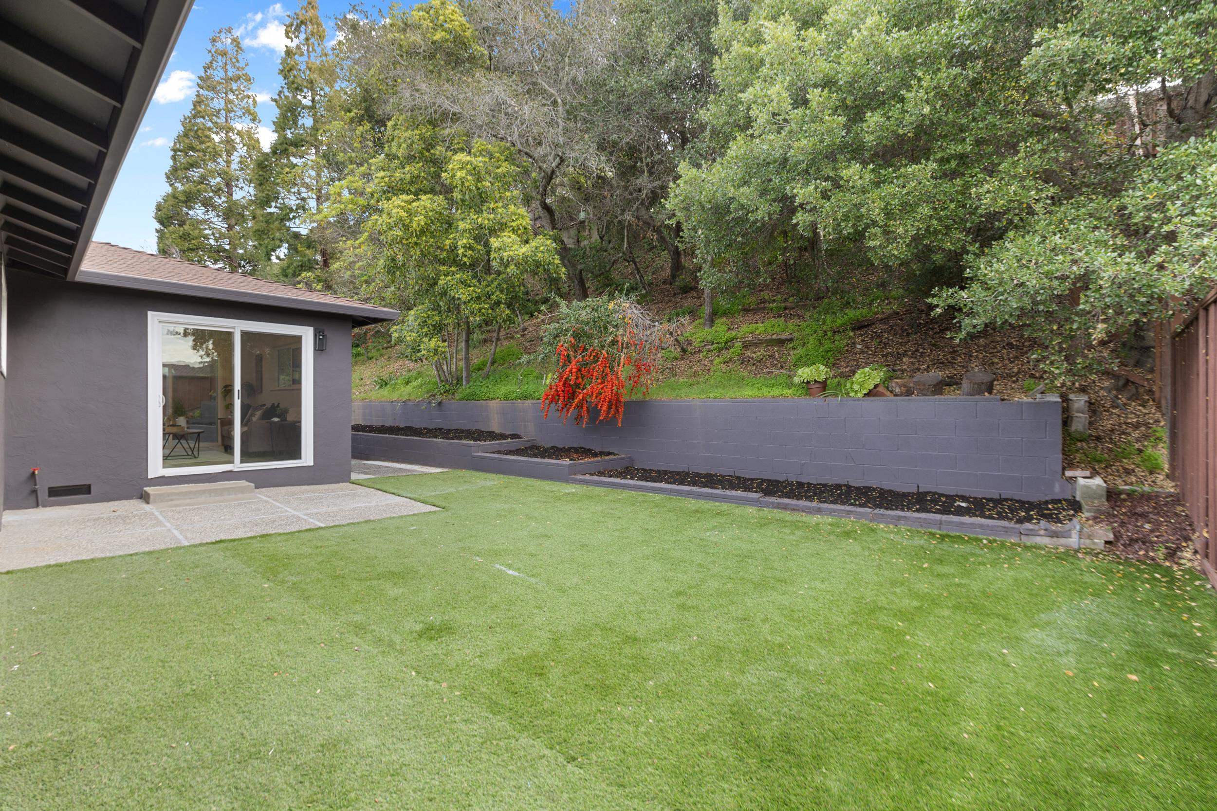 Detail Gallery Image 39 of 41 For 4072 Oak Hill Rd, Oakland,  CA 94605 - 3 Beds | 2 Baths