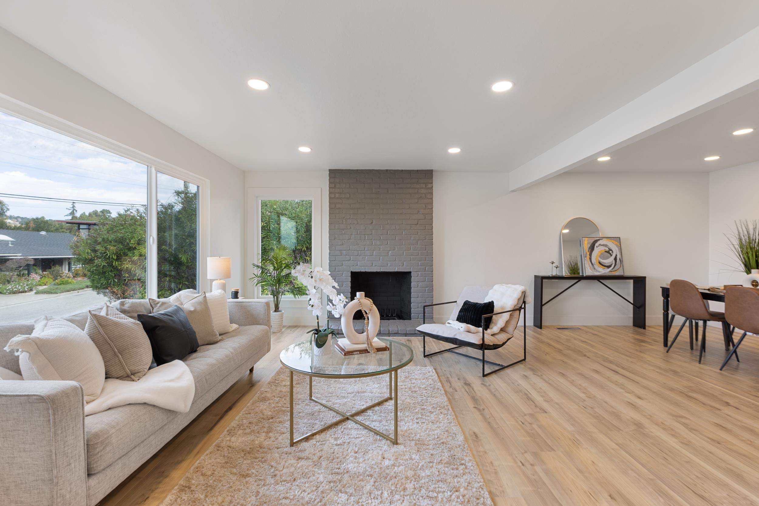 Detail Gallery Image 8 of 41 For 4072 Oak Hill Rd, Oakland,  CA 94605 - 3 Beds | 2 Baths