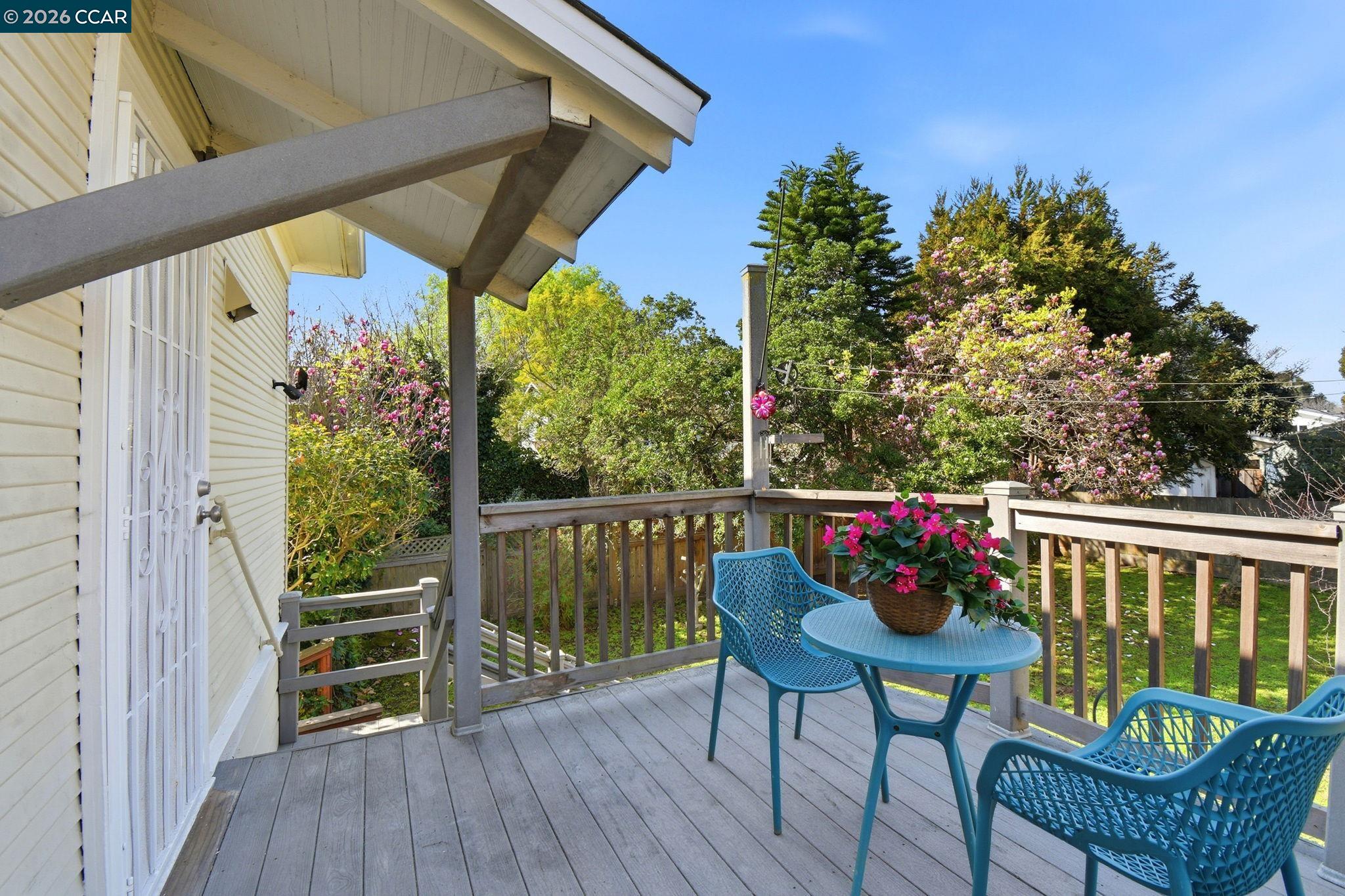 Detail Gallery Image 23 of 30 For 5115 Lawton Ave, Oakland,  CA 94618 - 2 Beds | 1 Baths