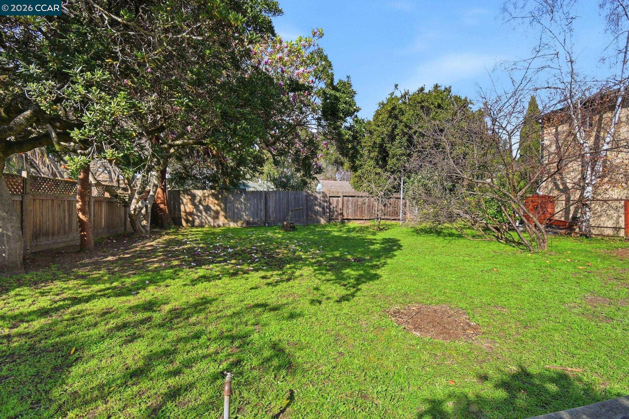 Detail Gallery Image 24 of 30 For 5115 Lawton Ave, Oakland,  CA 94618 - 2 Beds | 1 Baths