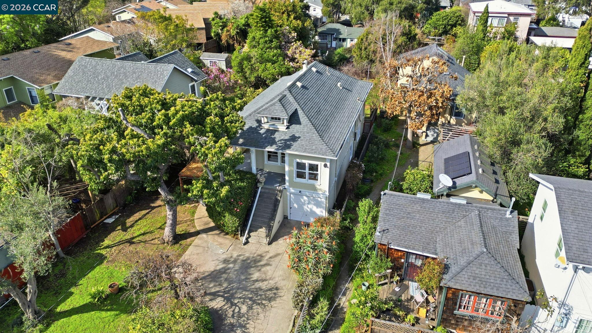 Detail Gallery Image 28 of 30 For 5115 Lawton Ave, Oakland,  CA 94618 - 2 Beds | 1 Baths