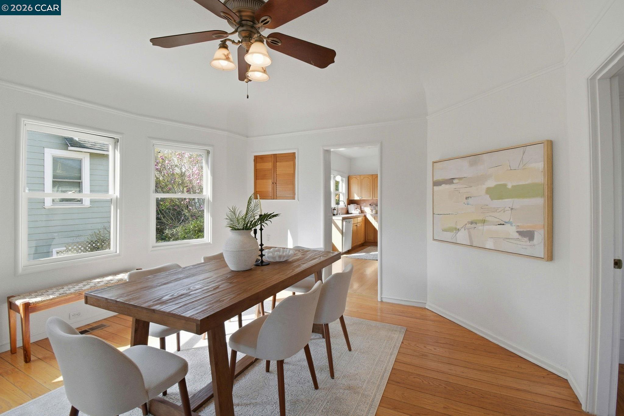 Detail Gallery Image 9 of 30 For 5115 Lawton Ave, Oakland,  CA 94618 - 2 Beds | 1 Baths