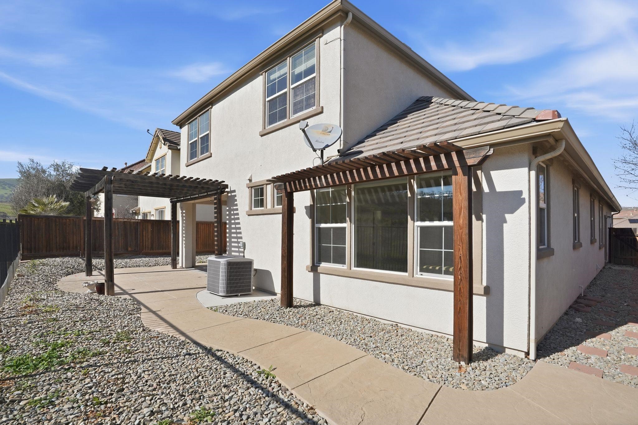 Detail Gallery Image 11 of 31 For 9489 California Oak Cir, Patterson,  CA 95363 - 4 Beds | 3/1 Baths