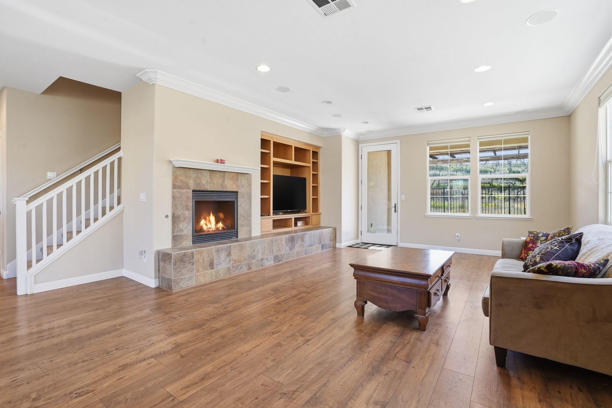 Detail Gallery Image 12 of 31 For 9489 California Oak Cir, Patterson,  CA 95363 - 4 Beds | 3/1 Baths