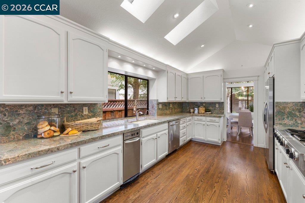 Detail Gallery Image 18 of 49 For 1239 Whispering Oaks Dr, Danville,  CA 94506 - 4 Beds | 3 Baths