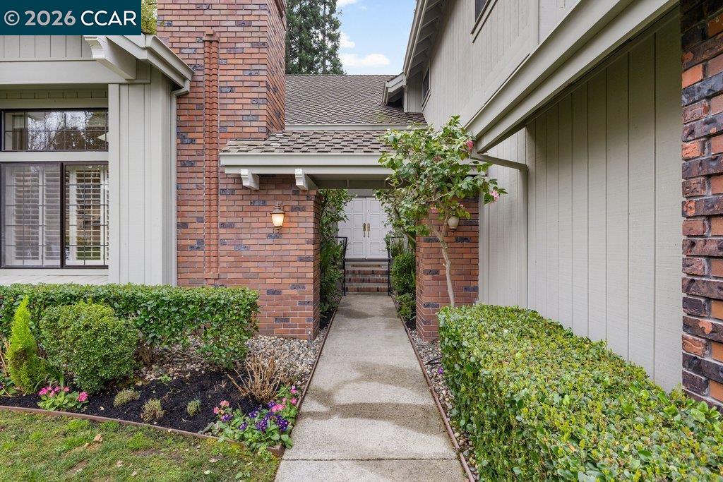 Detail Gallery Image 4 of 49 For 1239 Whispering Oaks Dr, Danville,  CA 94506 - 4 Beds | 3 Baths