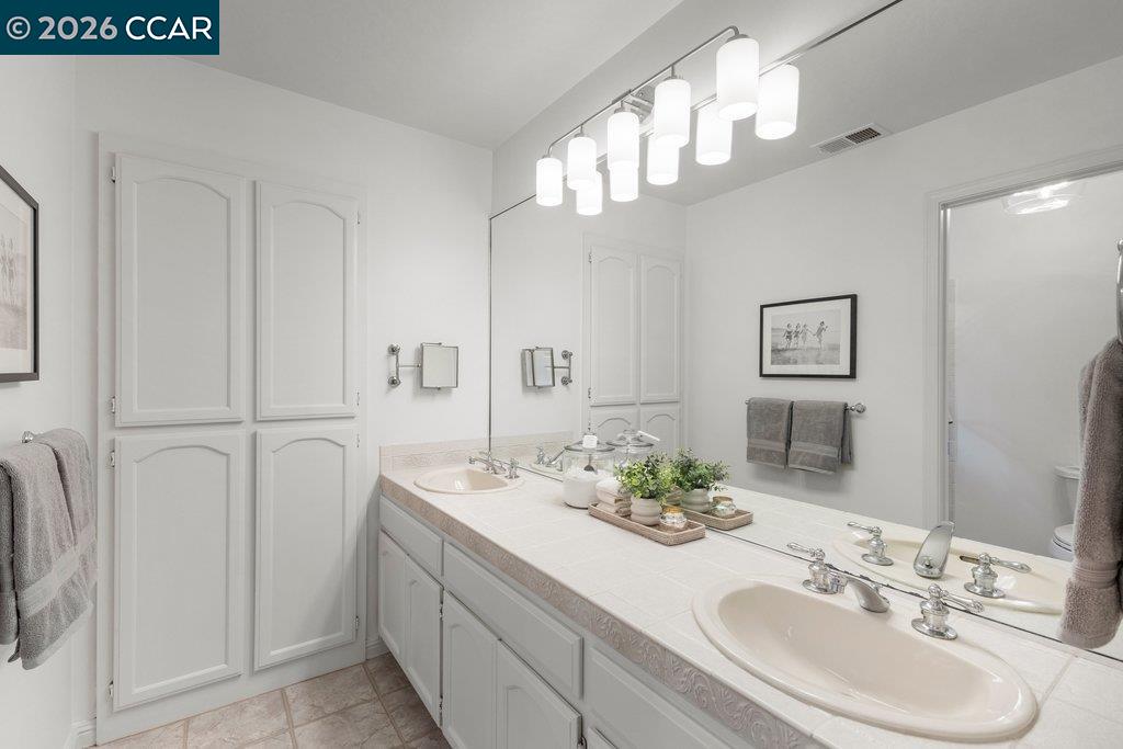 Detail Gallery Image 35 of 49 For 1239 Whispering Oaks Dr, Danville,  CA 94506 - 4 Beds | 3 Baths