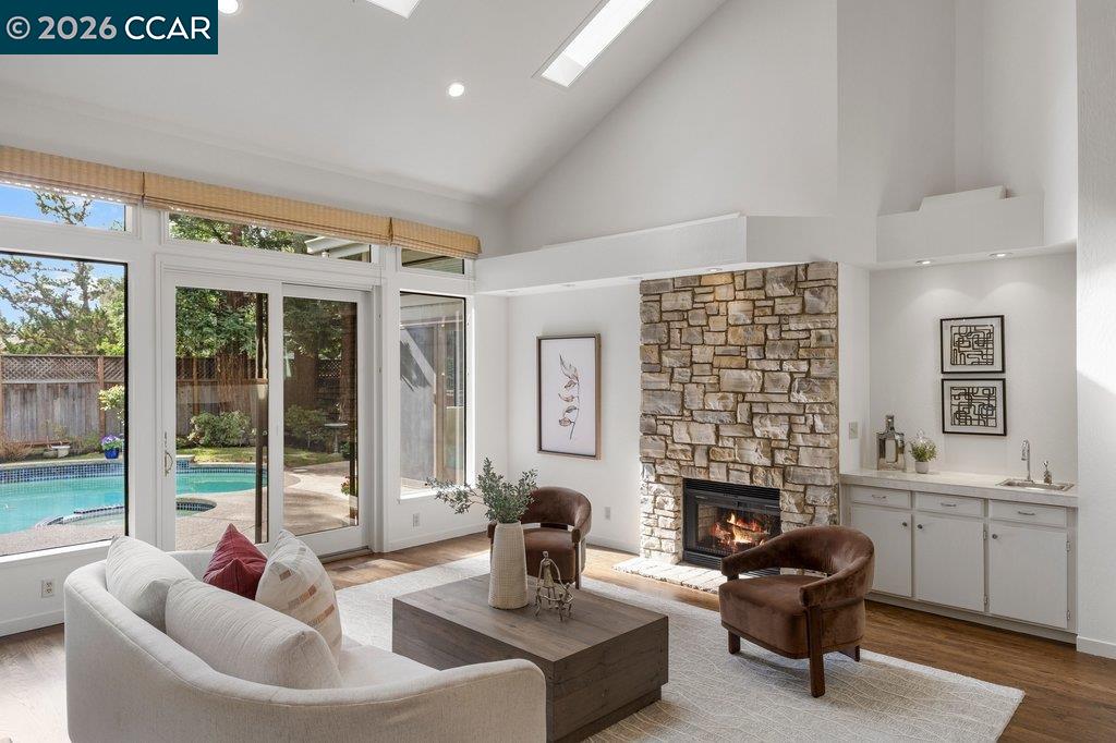 Detail Gallery Image 7 of 49 For 1239 Whispering Oaks Dr, Danville,  CA 94506 - 4 Beds | 3 Baths