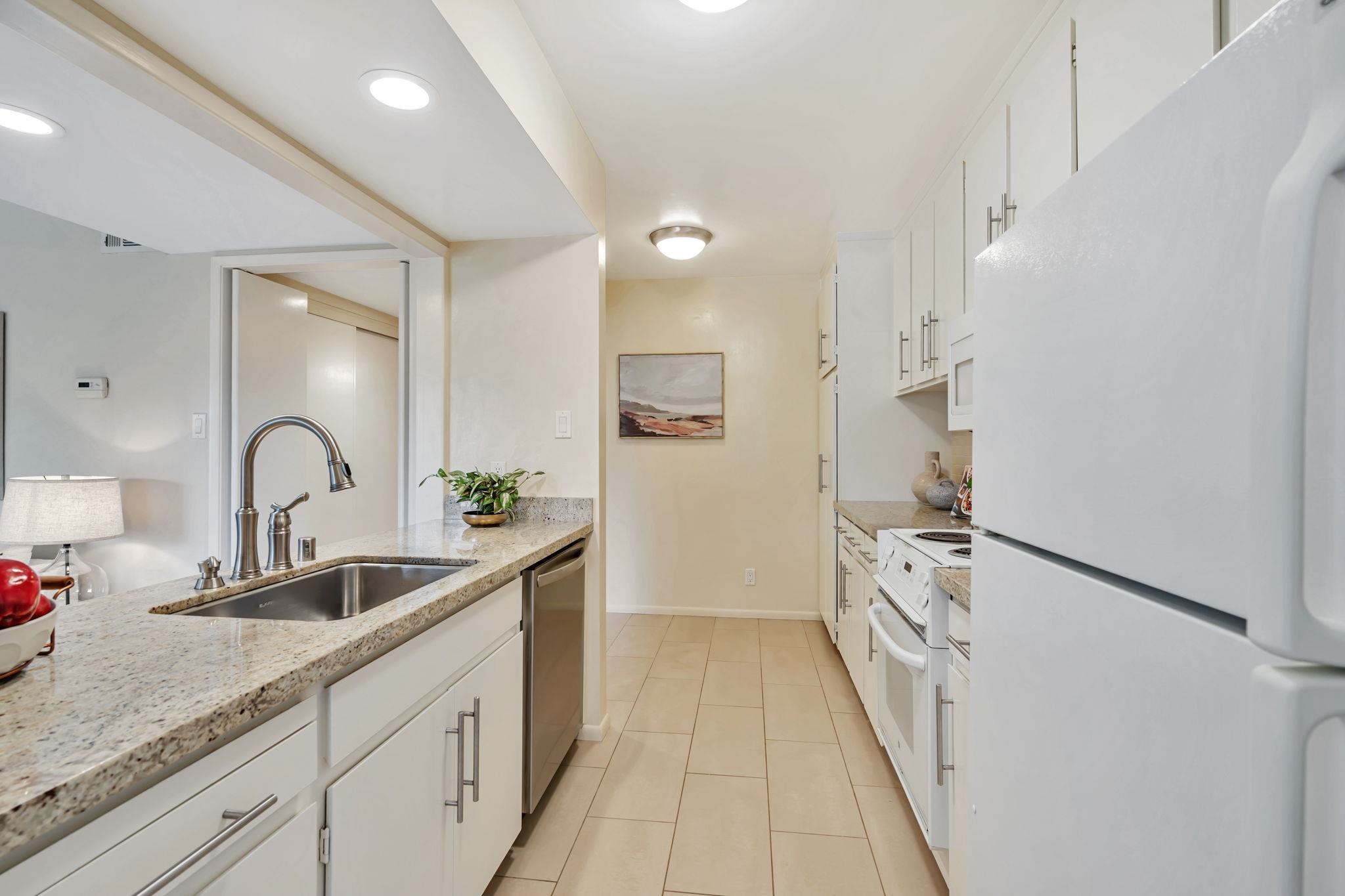 Detail Gallery Image 11 of 41 For 675 Sharon Park Dr #245,  Menlo Park,  CA 94025 - 2 Beds | 2 Baths