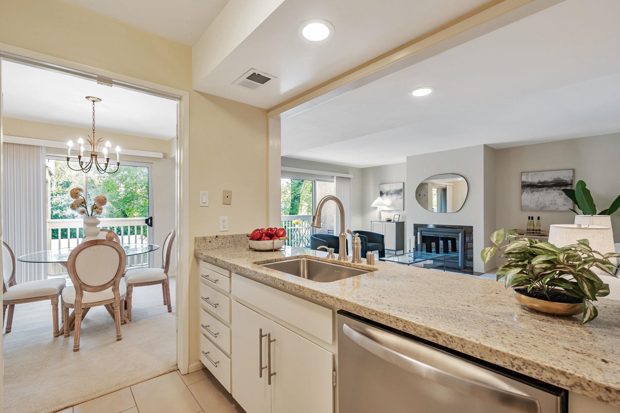 Detail Gallery Image 14 of 41 For 675 Sharon Park Dr #245,  Menlo Park,  CA 94025 - 2 Beds | 2 Baths