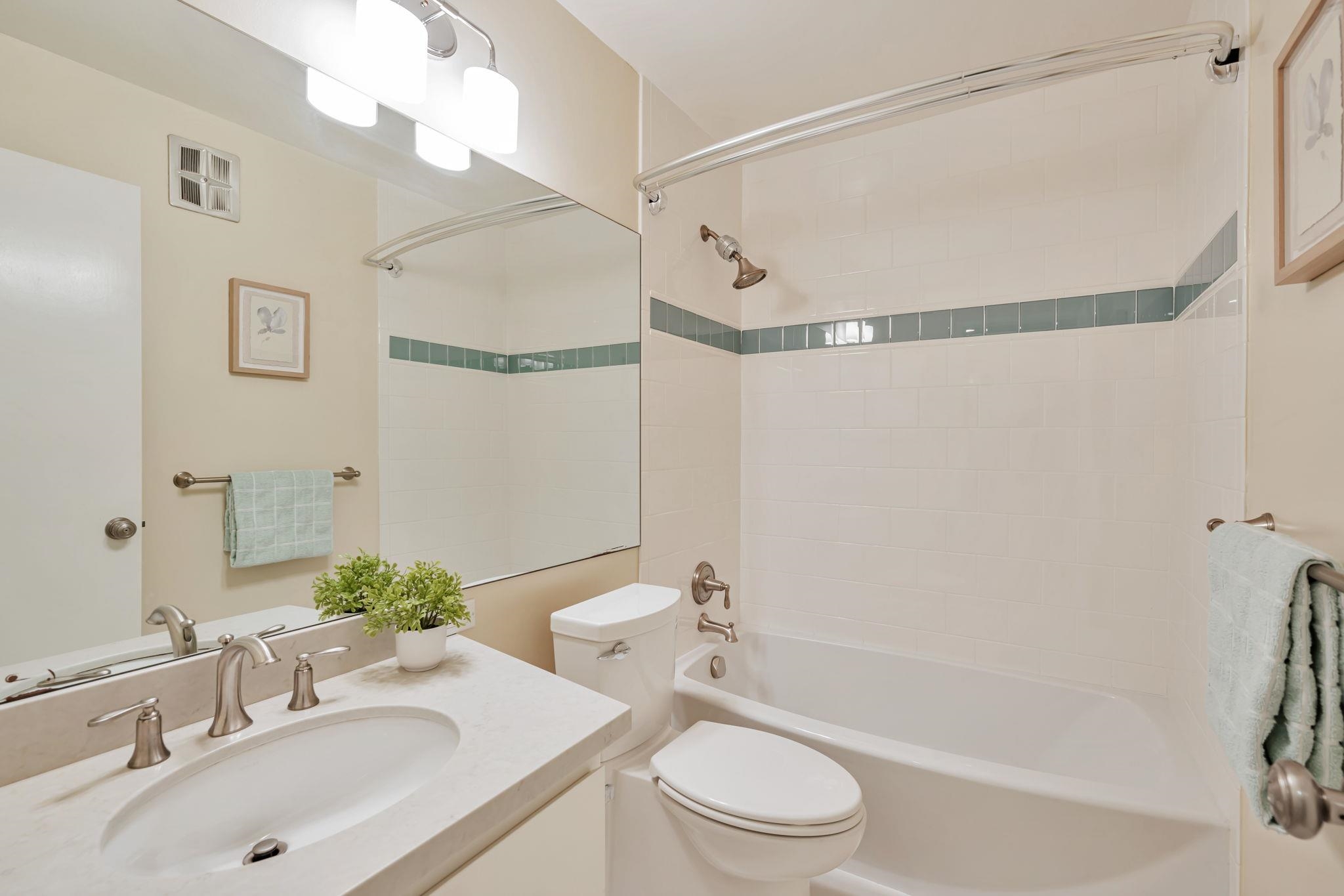 Detail Gallery Image 31 of 41 For 675 Sharon Park Dr #245,  Menlo Park,  CA 94025 - 2 Beds | 2 Baths