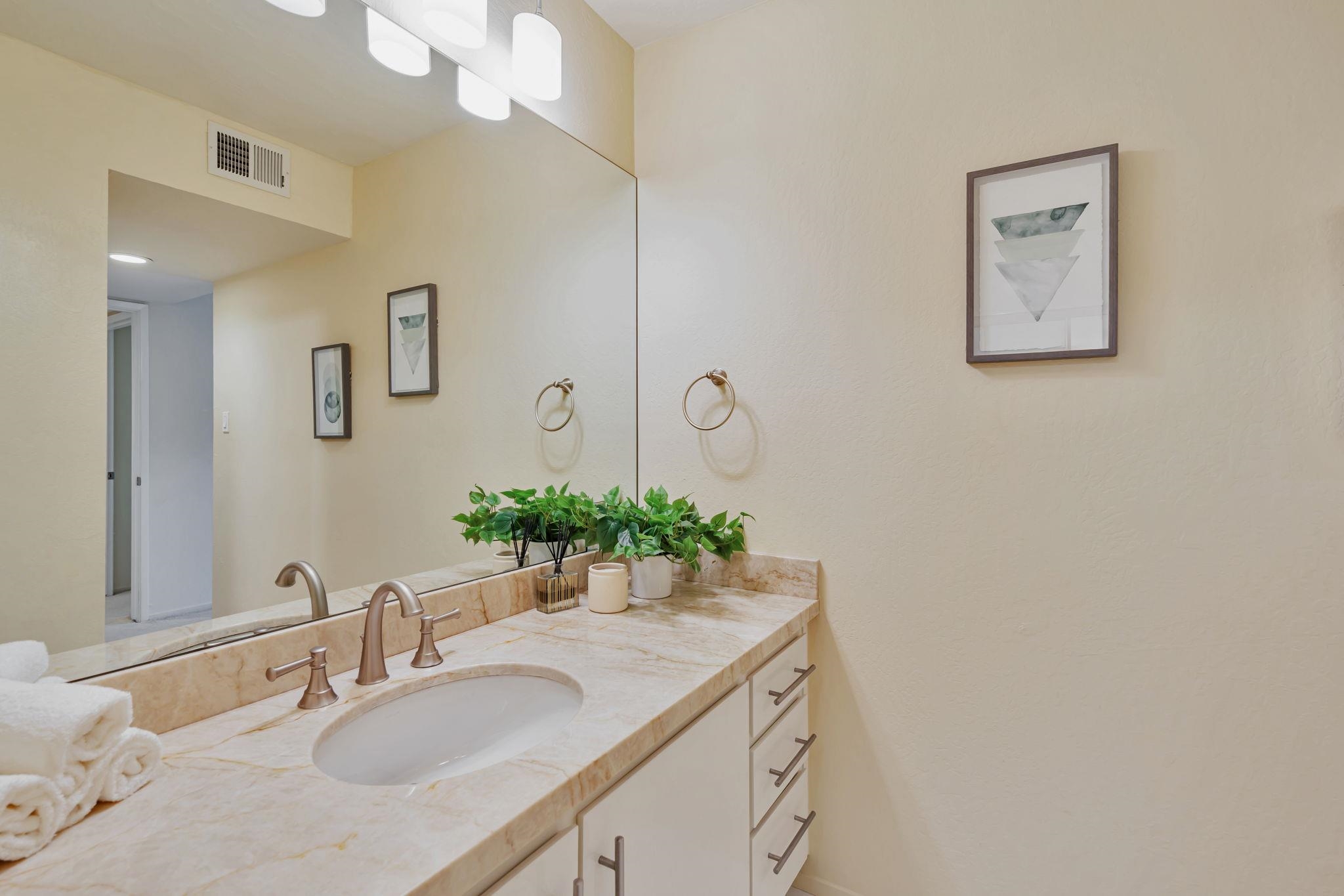 Detail Gallery Image 33 of 41 For 675 Sharon Park Dr #245,  Menlo Park,  CA 94025 - 2 Beds | 2 Baths