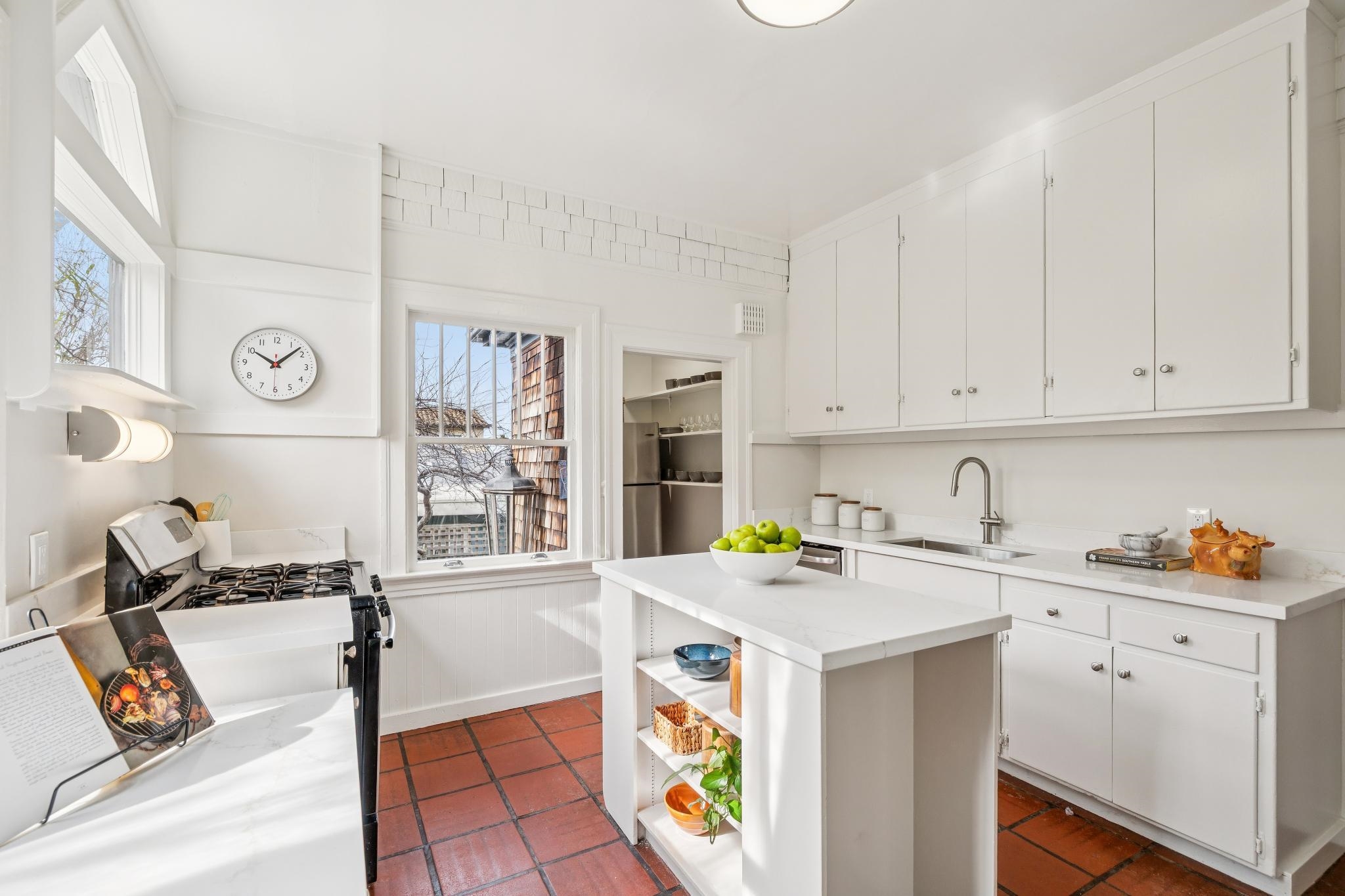 Detail Gallery Image 19 of 57 For 2012 Rose St, Berkeley,  CA 94709 - 2 Beds | 1/1 Baths