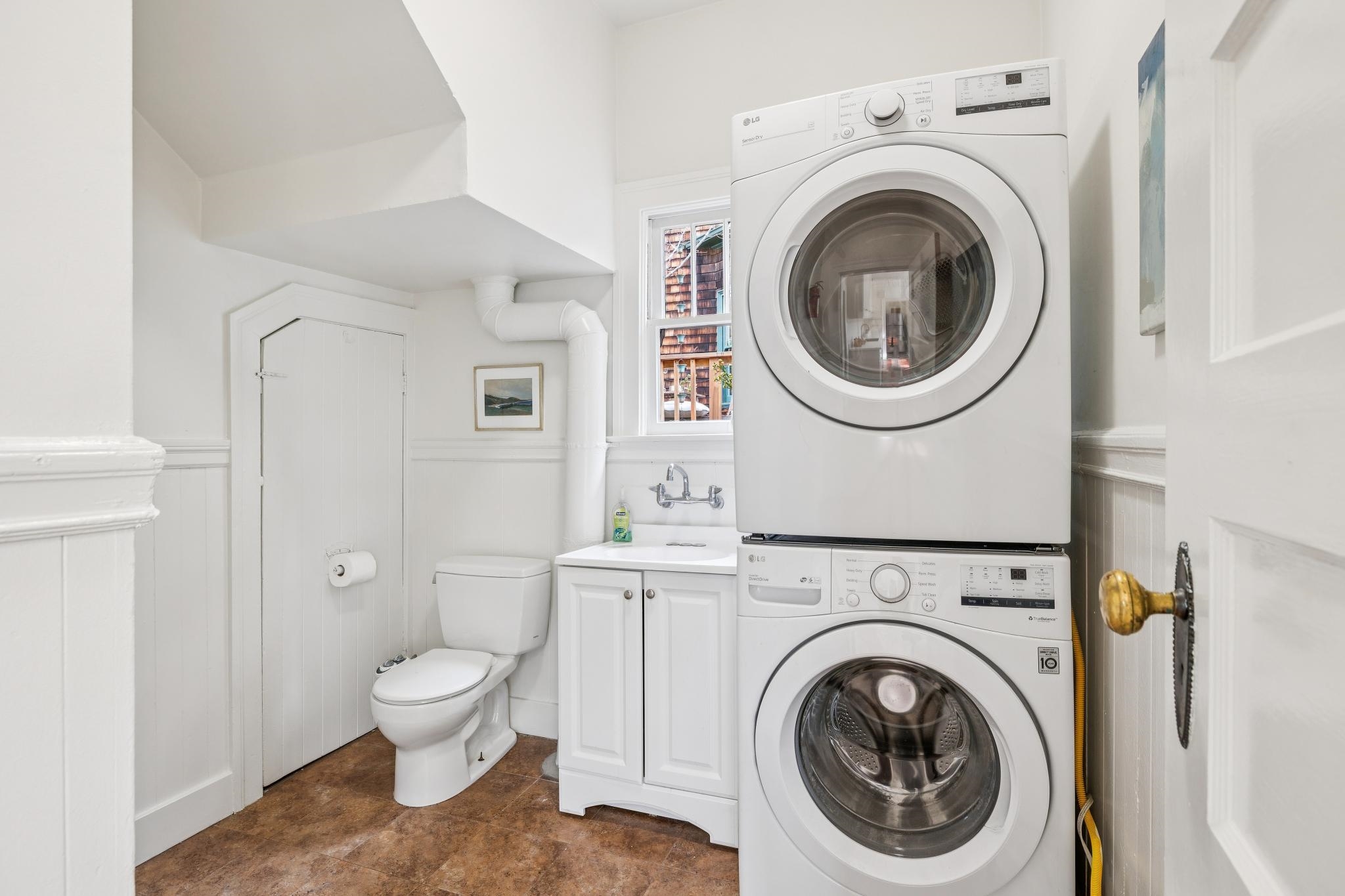 Detail Gallery Image 25 of 57 For 2012 Rose St, Berkeley,  CA 94709 - 2 Beds | 1/1 Baths