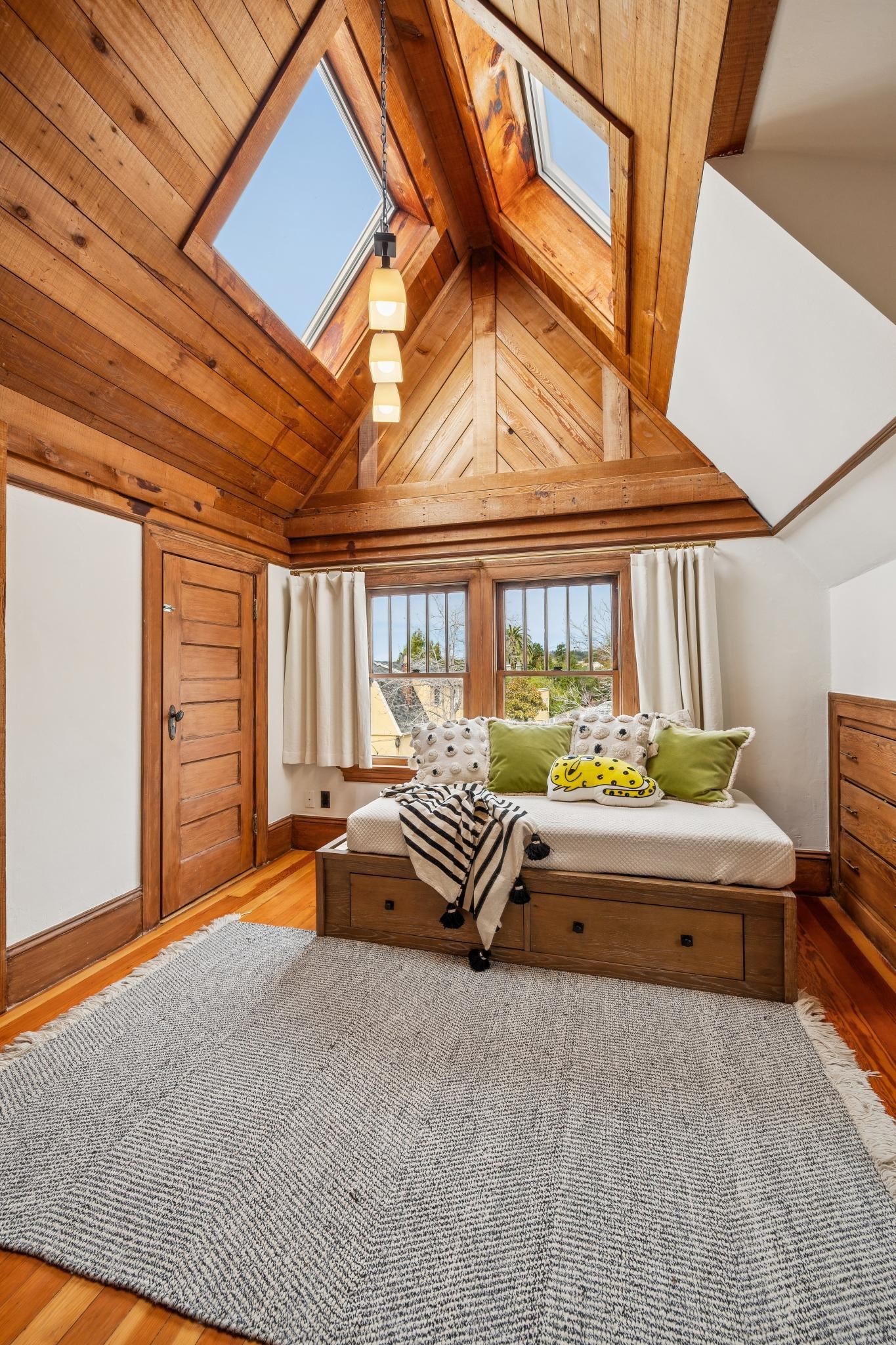 Detail Gallery Image 27 of 57 For 2012 Rose St, Berkeley,  CA 94709 - 2 Beds | 1/1 Baths