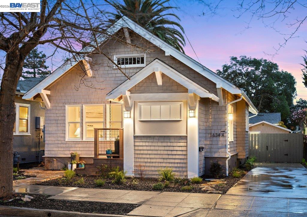 Detail Gallery Image 2 of 55 For 1634 Blake St, Berkeley,  CA 94703 - 4 Beds | 3 Baths