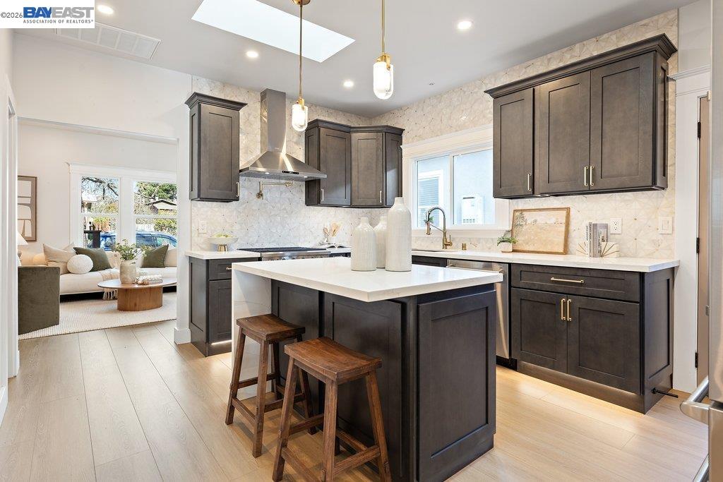 Detail Gallery Image 13 of 55 For 1634 Blake St, Berkeley,  CA 94703 - 4 Beds | 3 Baths