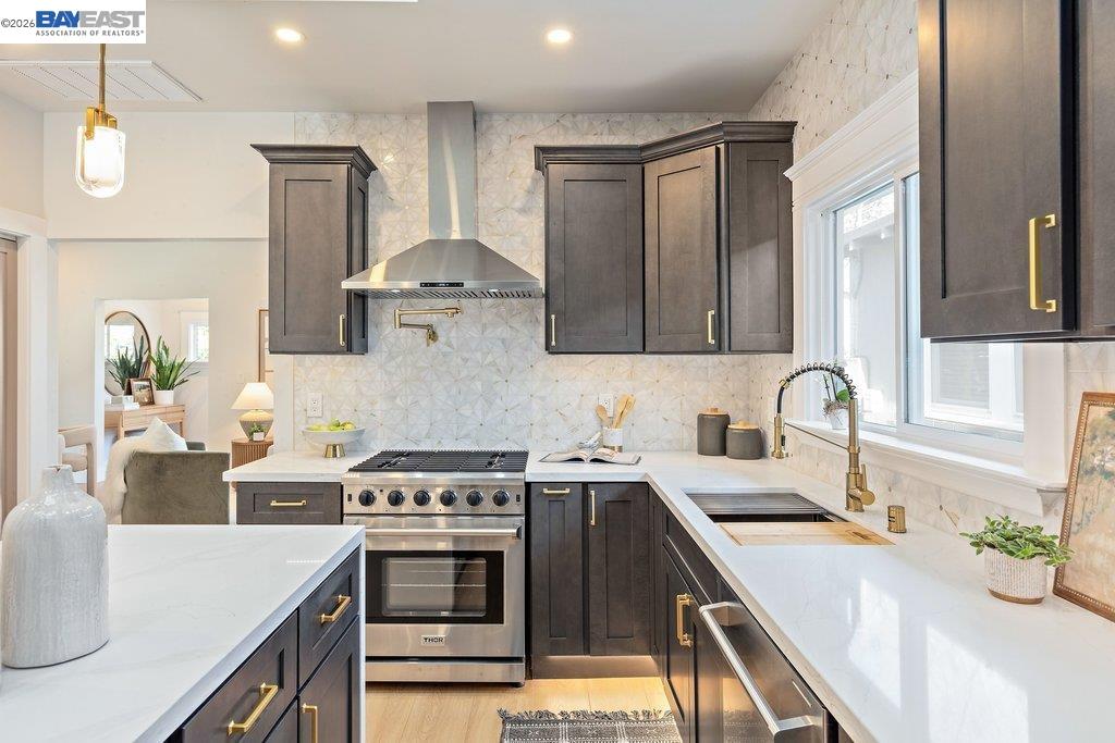 Detail Gallery Image 15 of 55 For 1634 Blake St, Berkeley,  CA 94703 - 4 Beds | 3 Baths