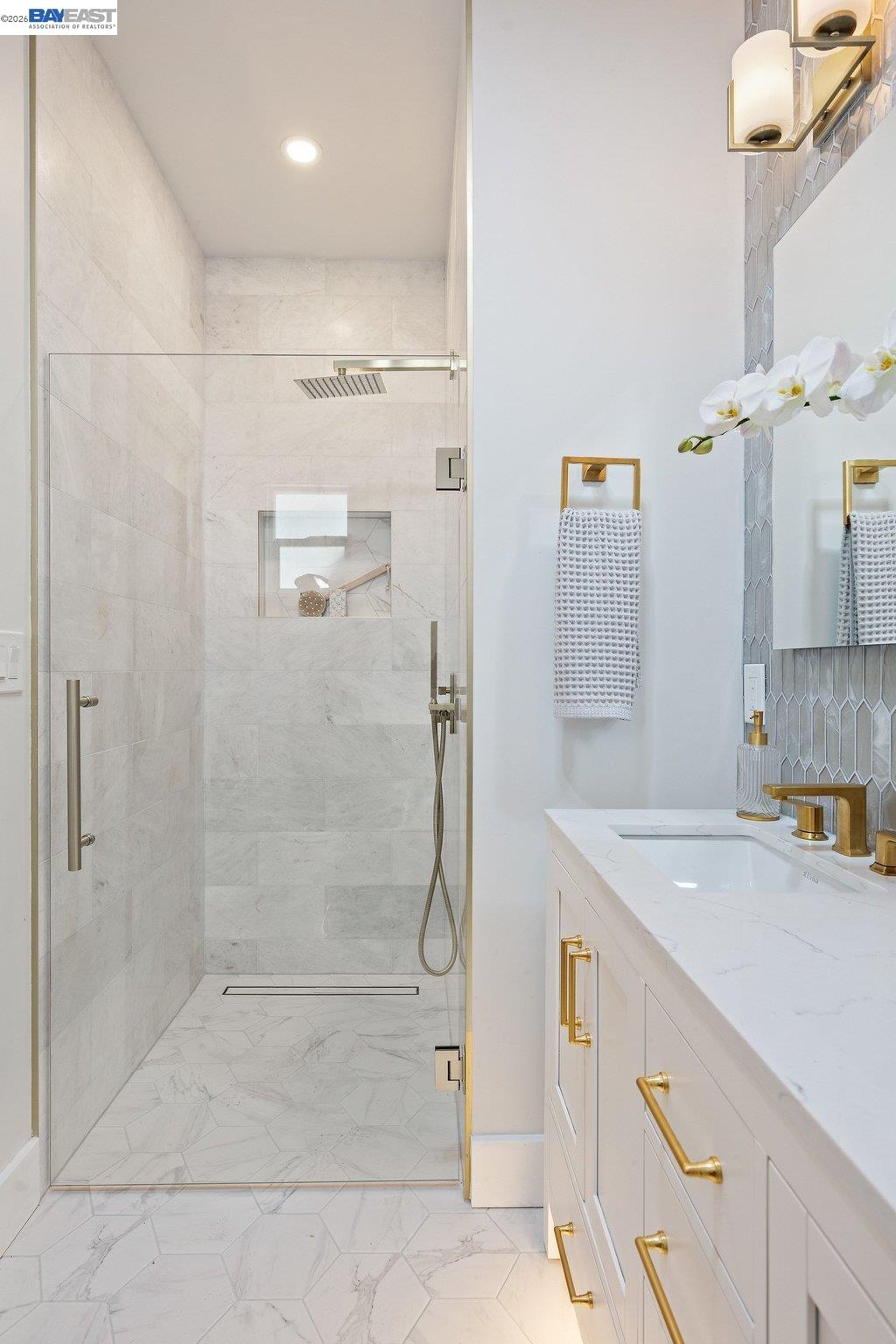 Detail Gallery Image 21 of 55 For 1634 Blake St, Berkeley,  CA 94703 - 4 Beds | 3 Baths