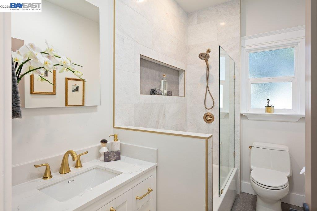 Detail Gallery Image 23 of 55 For 1634 Blake St, Berkeley,  CA 94703 - 4 Beds | 3 Baths