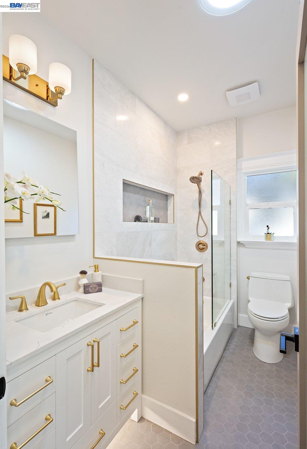 Detail Gallery Image 24 of 55 For 1634 Blake St, Berkeley,  CA 94703 - 4 Beds | 3 Baths