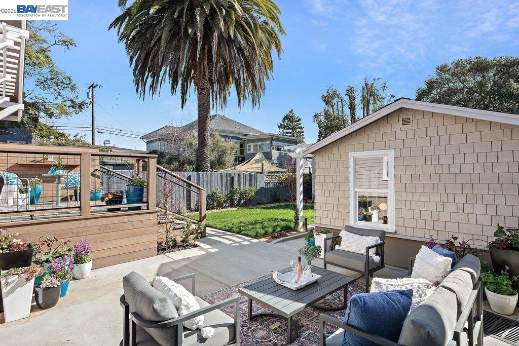 Detail Gallery Image 28 of 55 For 1634 Blake St, Berkeley,  CA 94703 - 4 Beds | 3 Baths