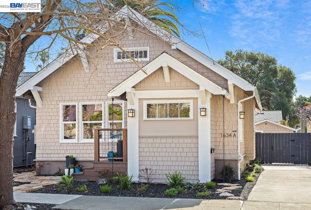 Detail Gallery Image 52 of 55 For 1634 Blake St, Berkeley,  CA 94703 - 4 Beds | 3 Baths